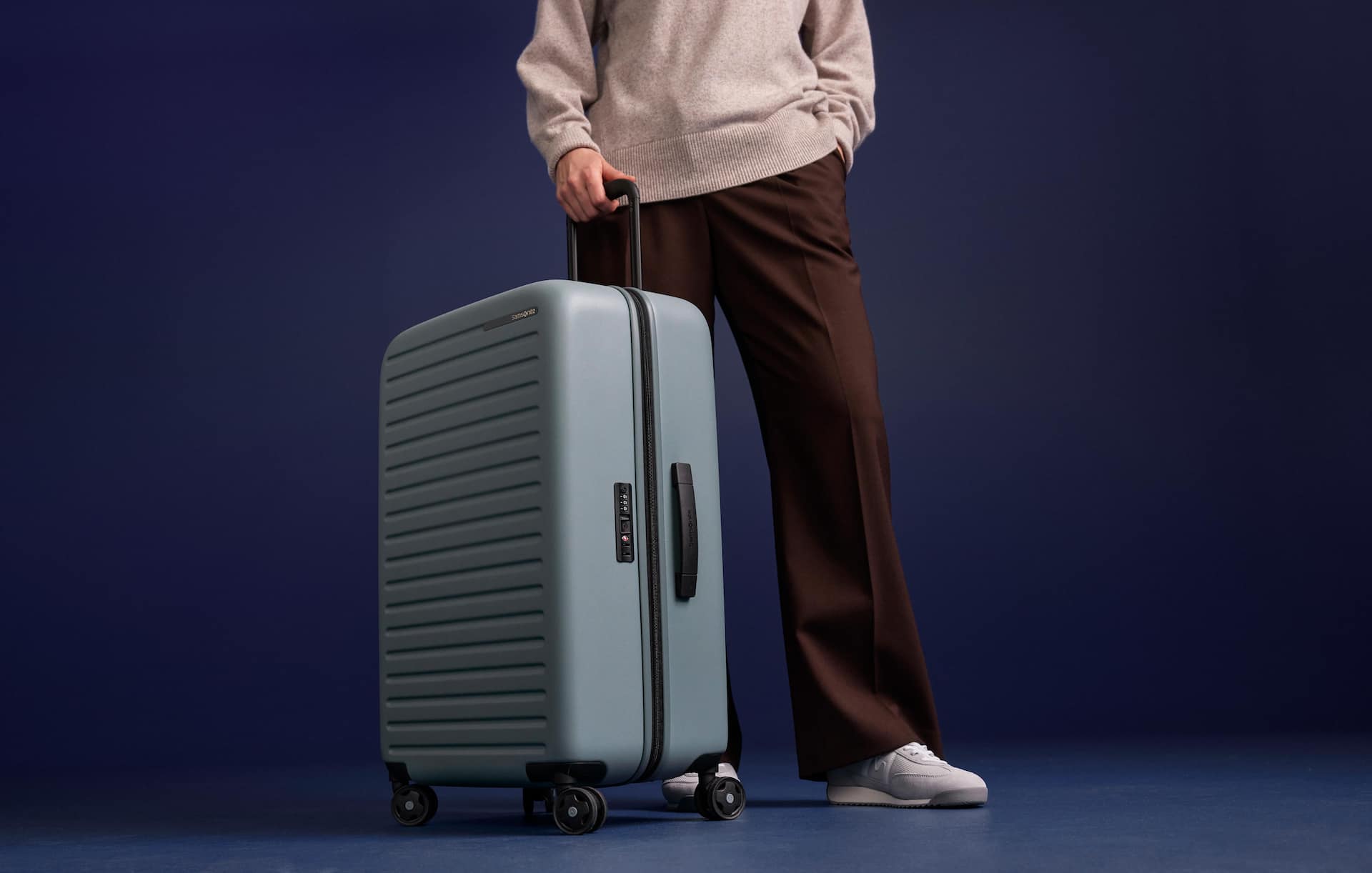 Extra large suitcase 90cm hot sale