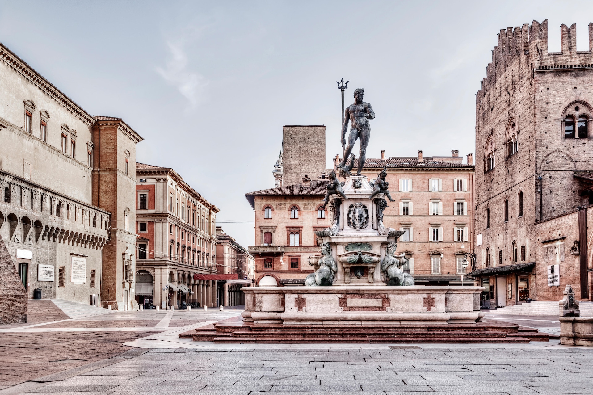 35 Top Things To do In Bologna Italy + Emilia Romagna Map | Our Reviews