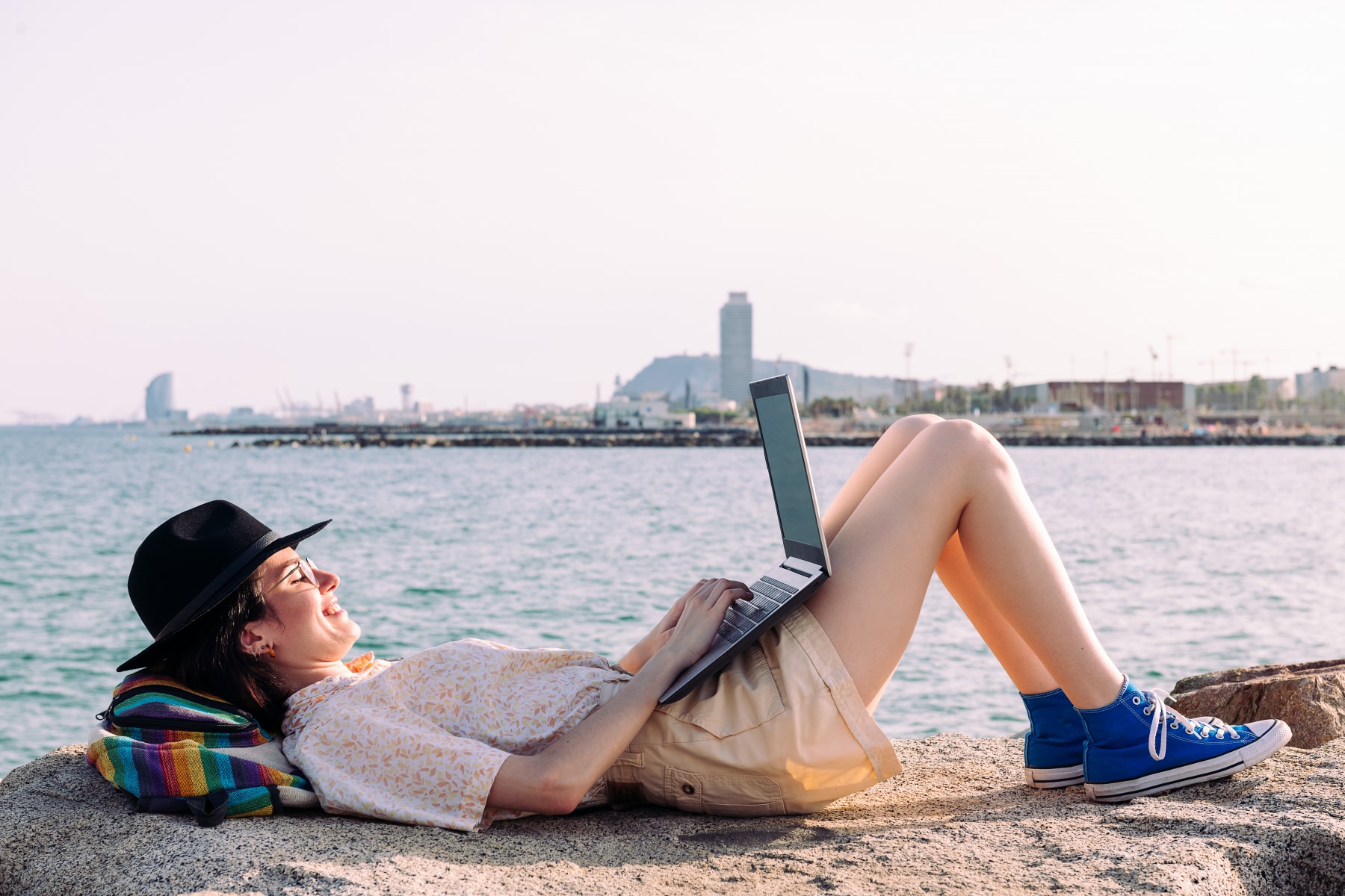 How to be a digital nomad and master the art of Working From Holiday |  Finnair Polska