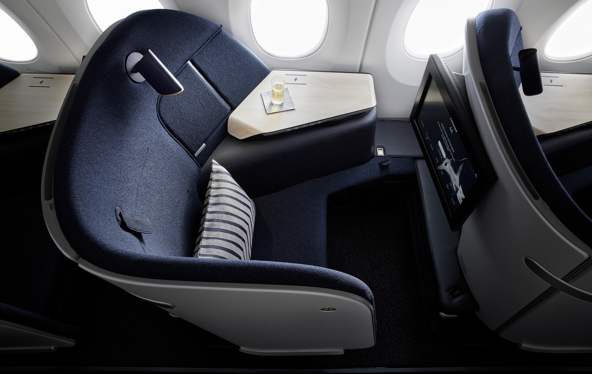 the-collins-airlounge-seat-how-we-made-the-best-business-class-seat
